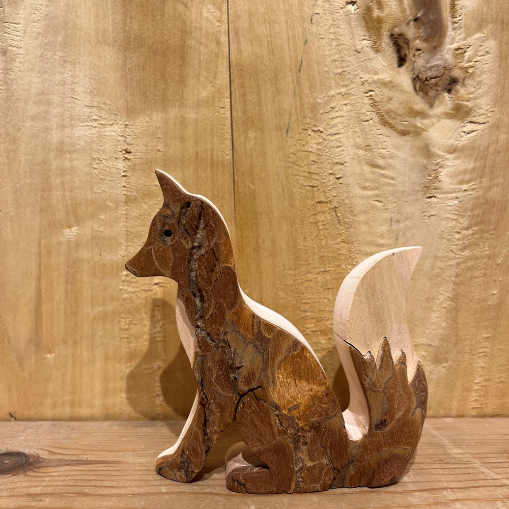 Side Sitting Fox Bark Woodcraft