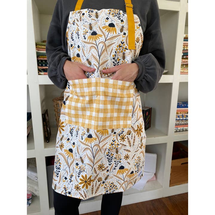 
                      
                        Bee Garden Pocket Apron
                      
                    